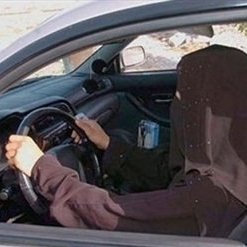 اعتراض به نقض حقوق زنان در عربستان/ زنان معترض پشت فرمان
