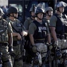   - اعزام ۱۰۰ مأمور دیگر اف‌بی‌آی برای کمک به سرکوب اعتراضات احتمالی در فرگوسن