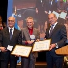  لاهه - اهدای جایزه سازمان منع سلاح های شیمیایی در لاهه به محقق ایرانی