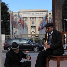  ��������-����-����������������-���������� - برپایی چادر فرهنگی،هنری سمن های ایرانی در ژنو به همت سازمان دفاع از قربانیان خشونت